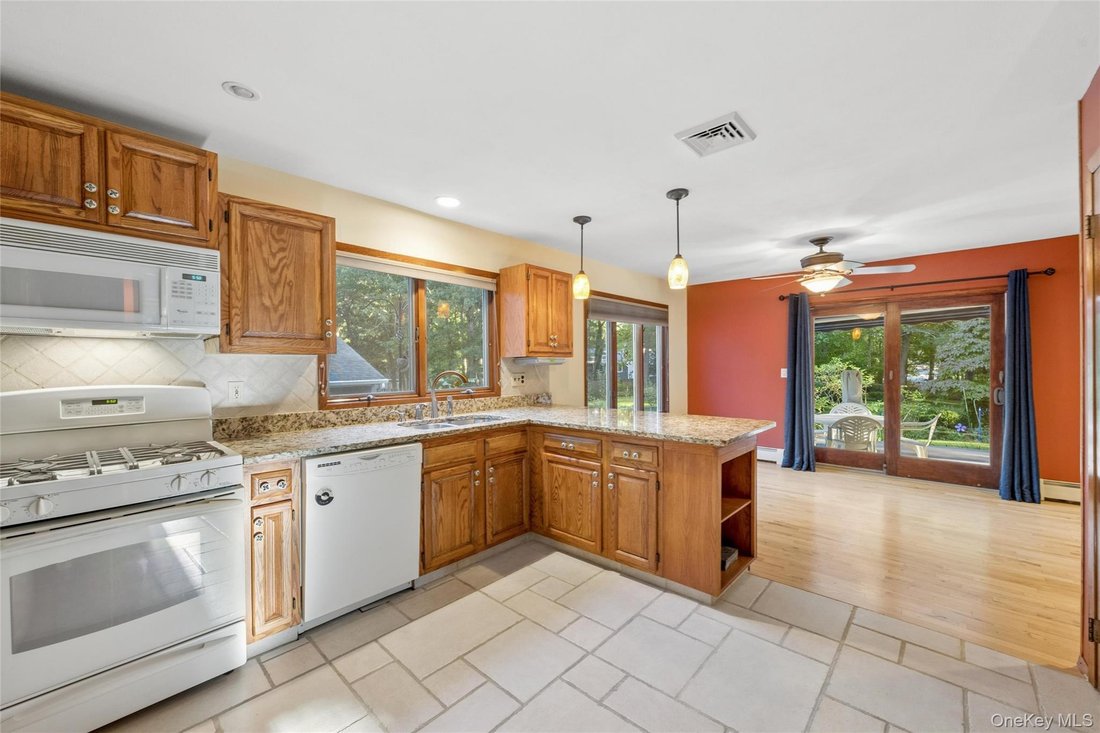 House in Calverton, New York, United States 4 - 18874700