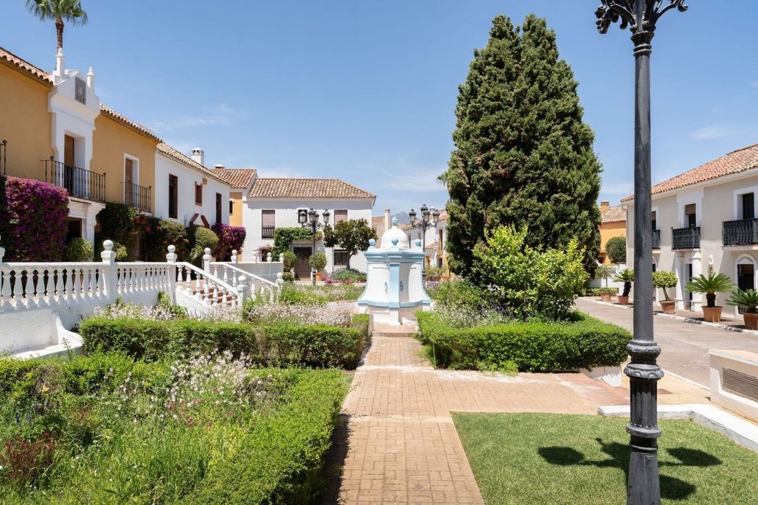 Townhouse in Guadalmina Baja, San Pedro de Alcantara, Spain 1 - 18871654