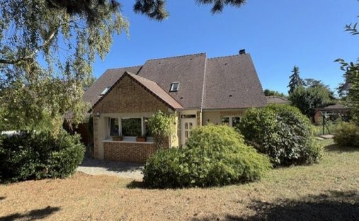 House in Ouest, Saint-Arnoult-en-Yvelines, France 1