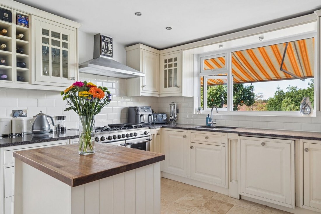 House in Chalfont Saint Peter, England 5 - 18873666