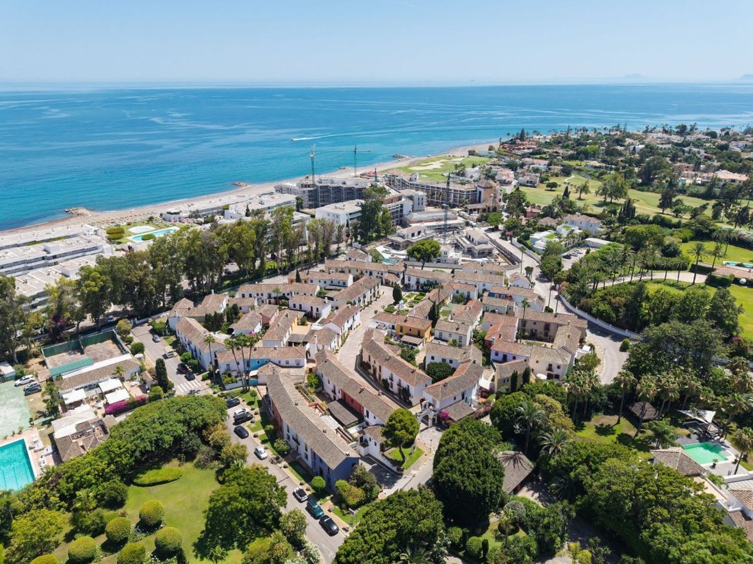 Townhouse in Guadalmina Baja, San Pedro de Alcantara, Spain 2 - 18871654