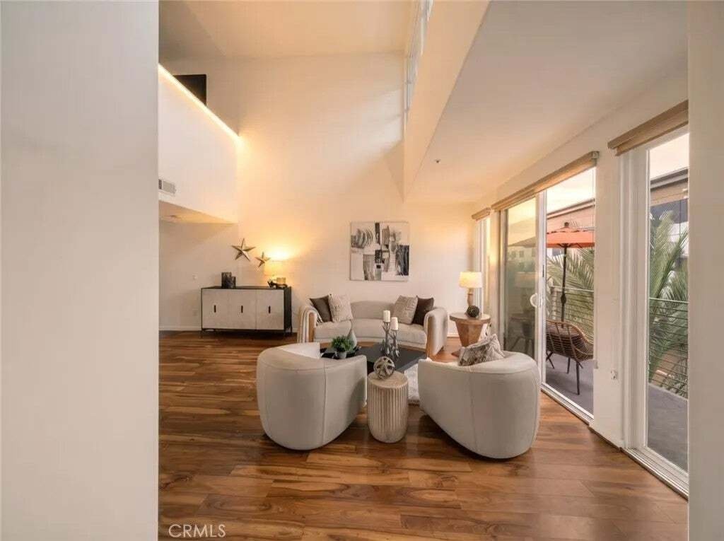 Maison de ville à Burbank, Californie, États-Unis 3 - 18513071