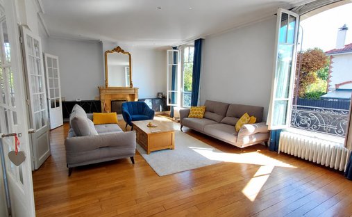 Maison à Centre Ville-Commerce, Enghien-les-Bains, France 1