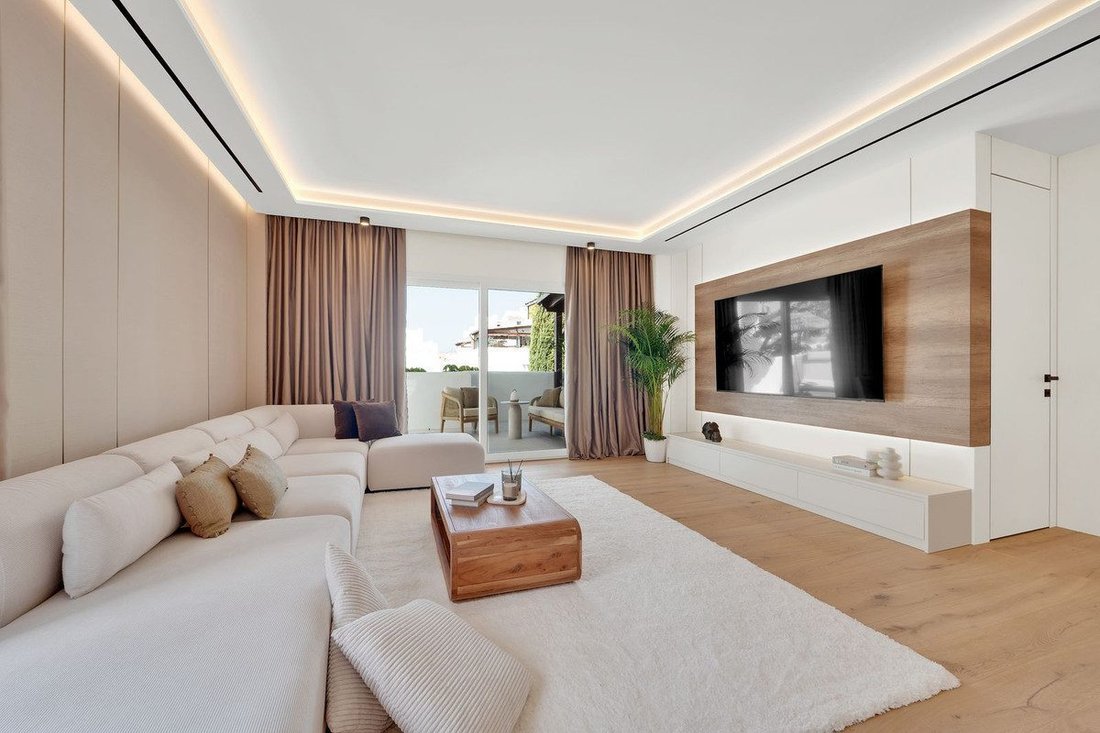 Apartment in Marbella, Andalusia, Spain 2 - 18871772