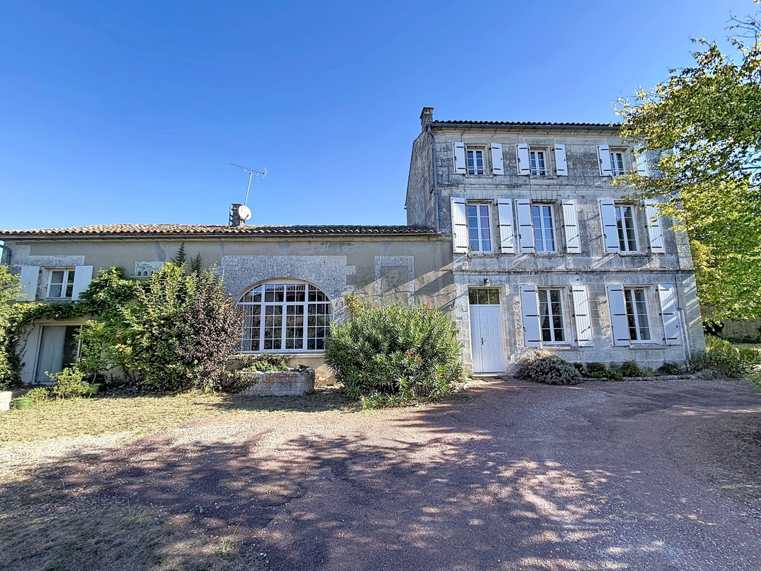 Casa a Zone Rurale, La Couronne, Francia 1 - 17619182