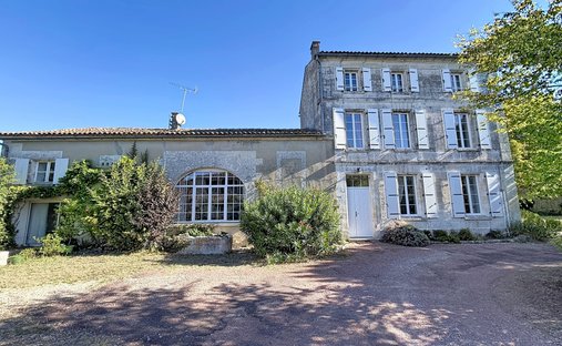 Casa en Zone Rurale, La Couronne, Francia 1