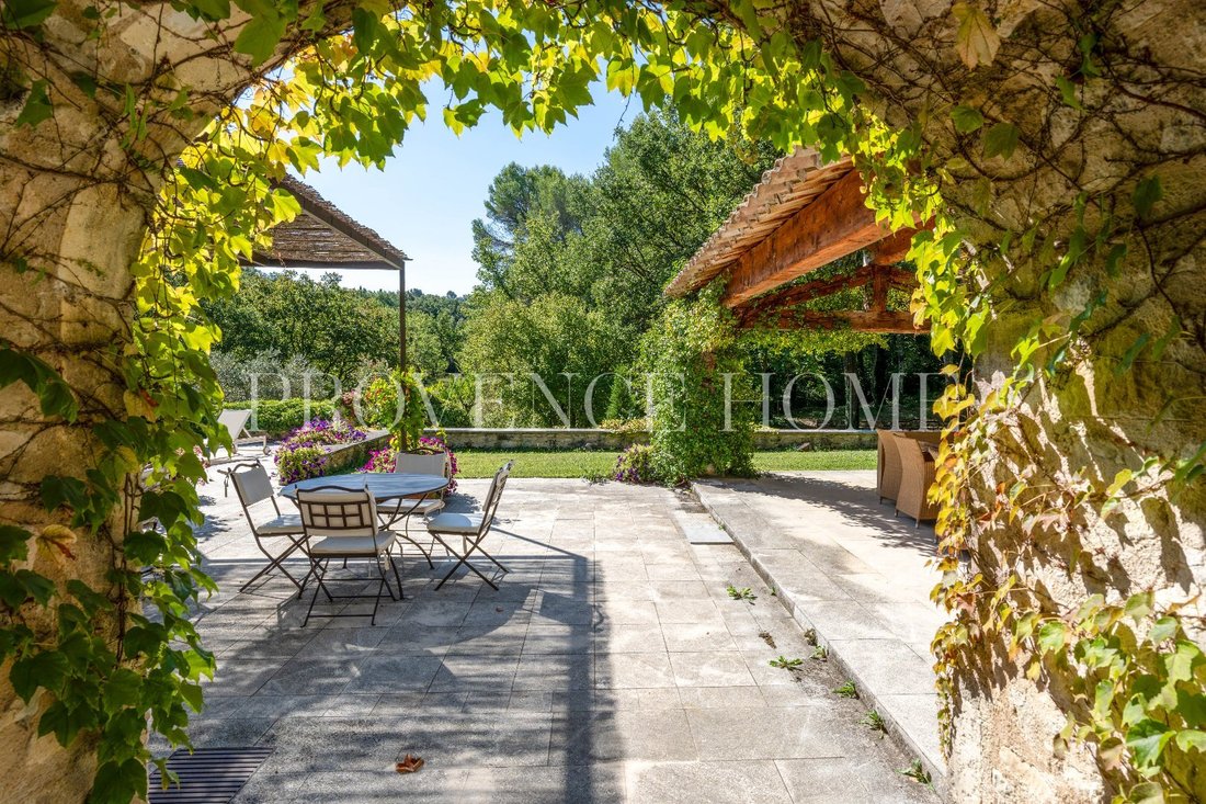 Finca en Goult, Provenza-Alpes-Costa Azul, Francia 4 - 18872173