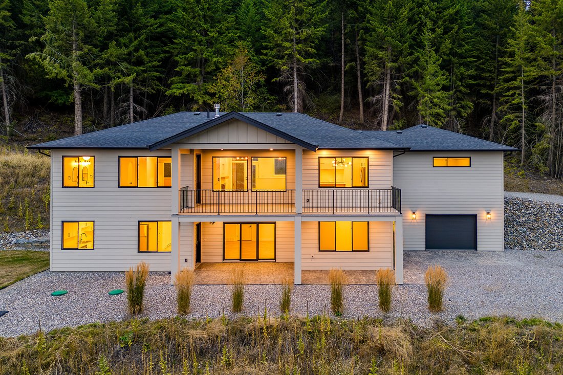 House in Vernon, British Columbia, Canada 2 - 18873012