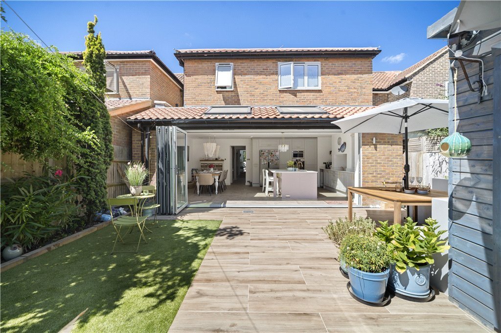Haus in Crooked Billet, Merton, England 1 - 18870868
