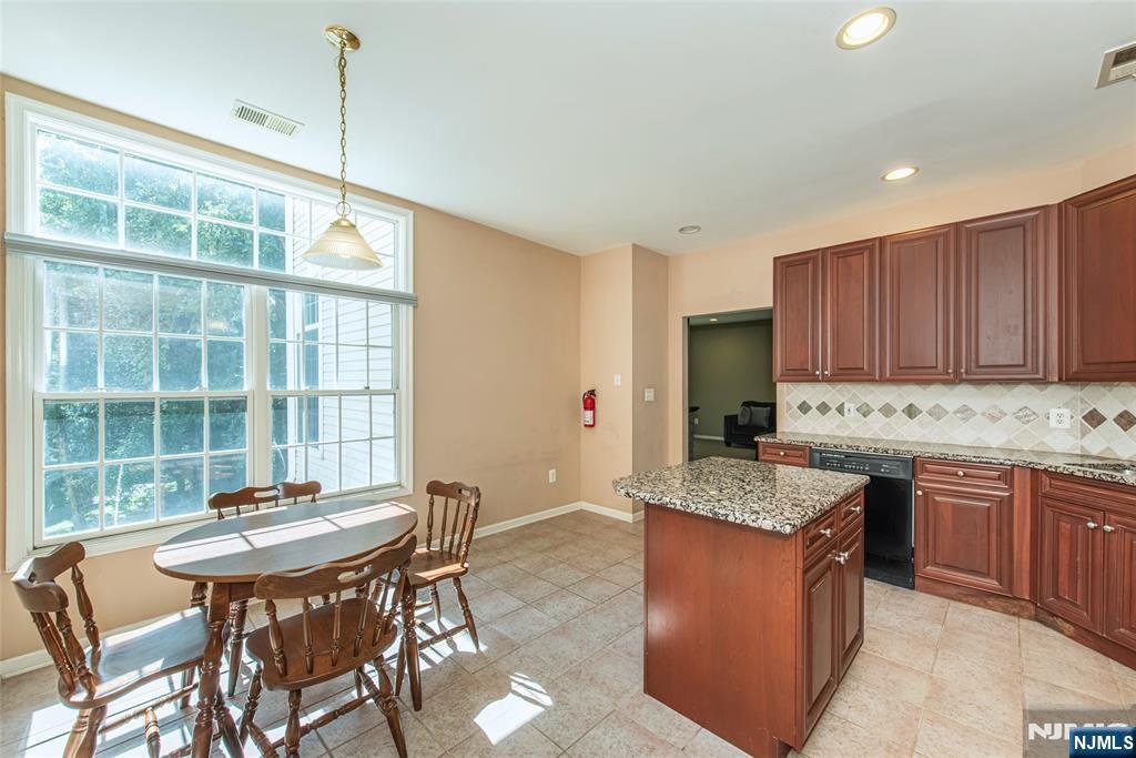 Townhouse in Livingston, New Jersey, United States 3 - 18871120