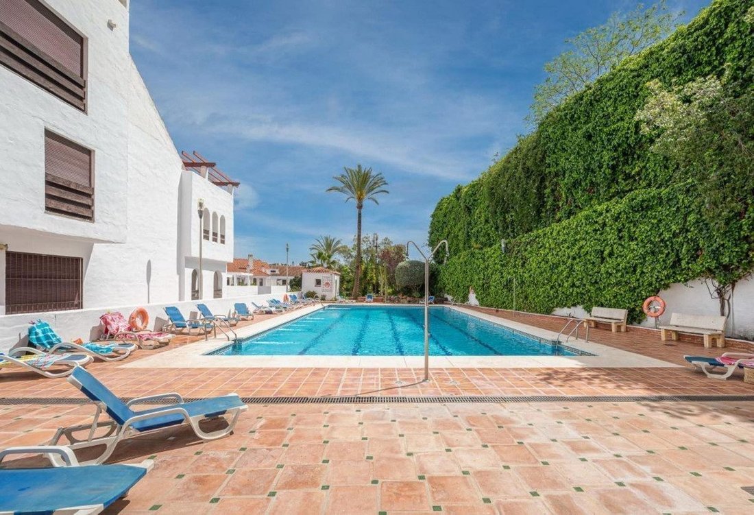 Apartamento en Playa Puerto Banús, Marbella, España 2 - 18871908