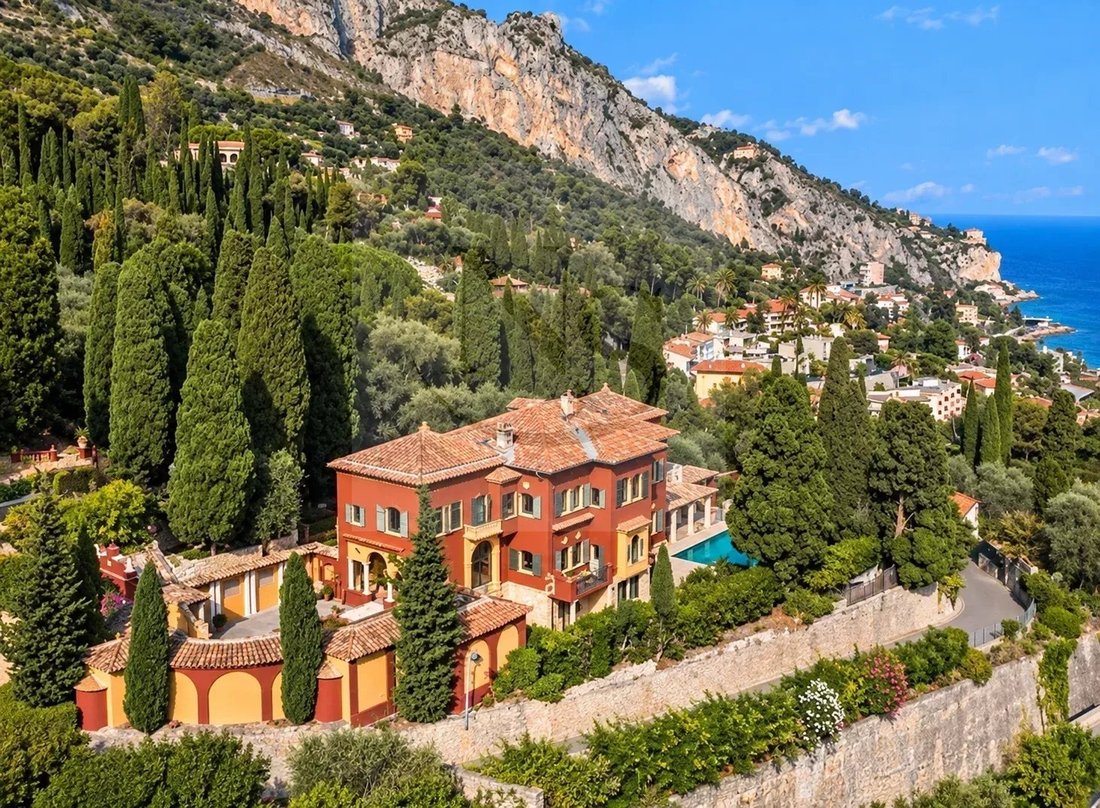 Anwesen in Menton, Provence-Alpes-Côte d'Azur, Frankreich 1 - 18875111