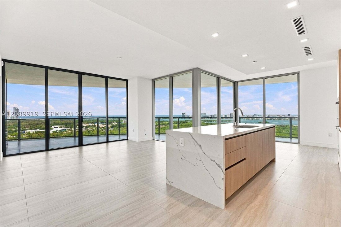Condo in North Miami Beach, Florida, United States 1 - 18873895