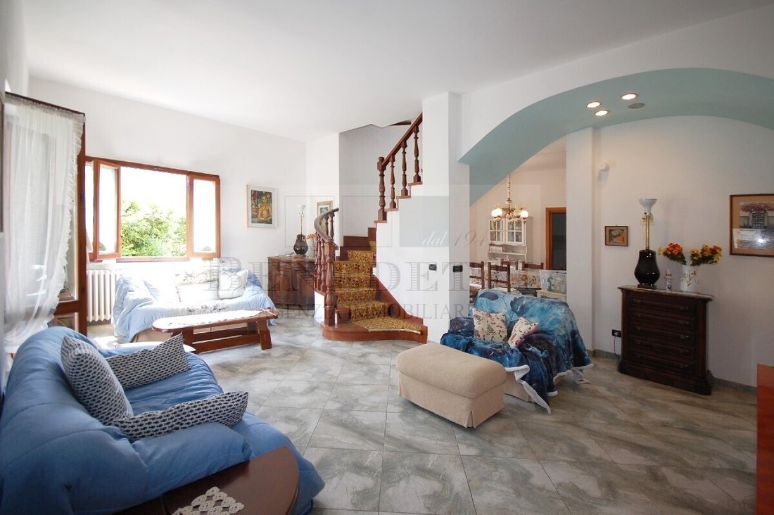 Villa in Pietrasanta, Tuscany, Italy 2 - 18871256