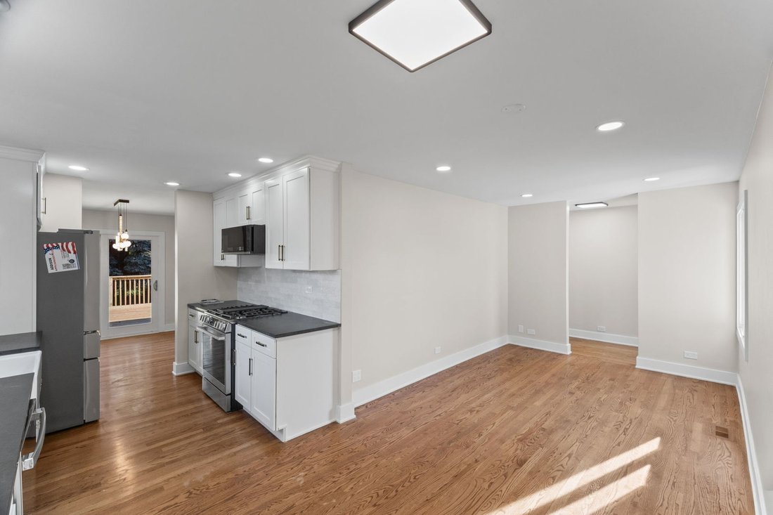 House in Des Plaines, Illinois, United States 4 - 18874015