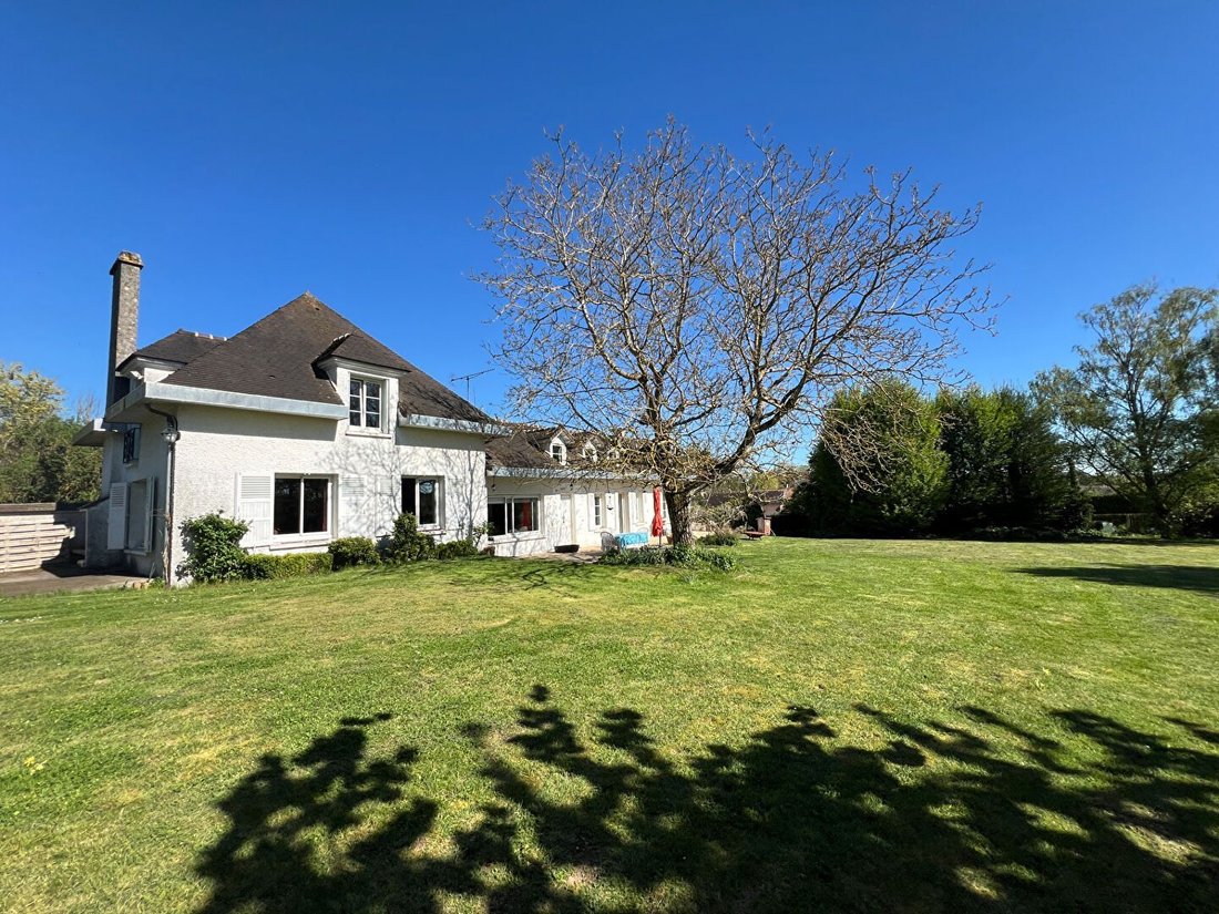 House in Saint-Martin-des-Champs, Ile-de-France, France 2 - 18875068