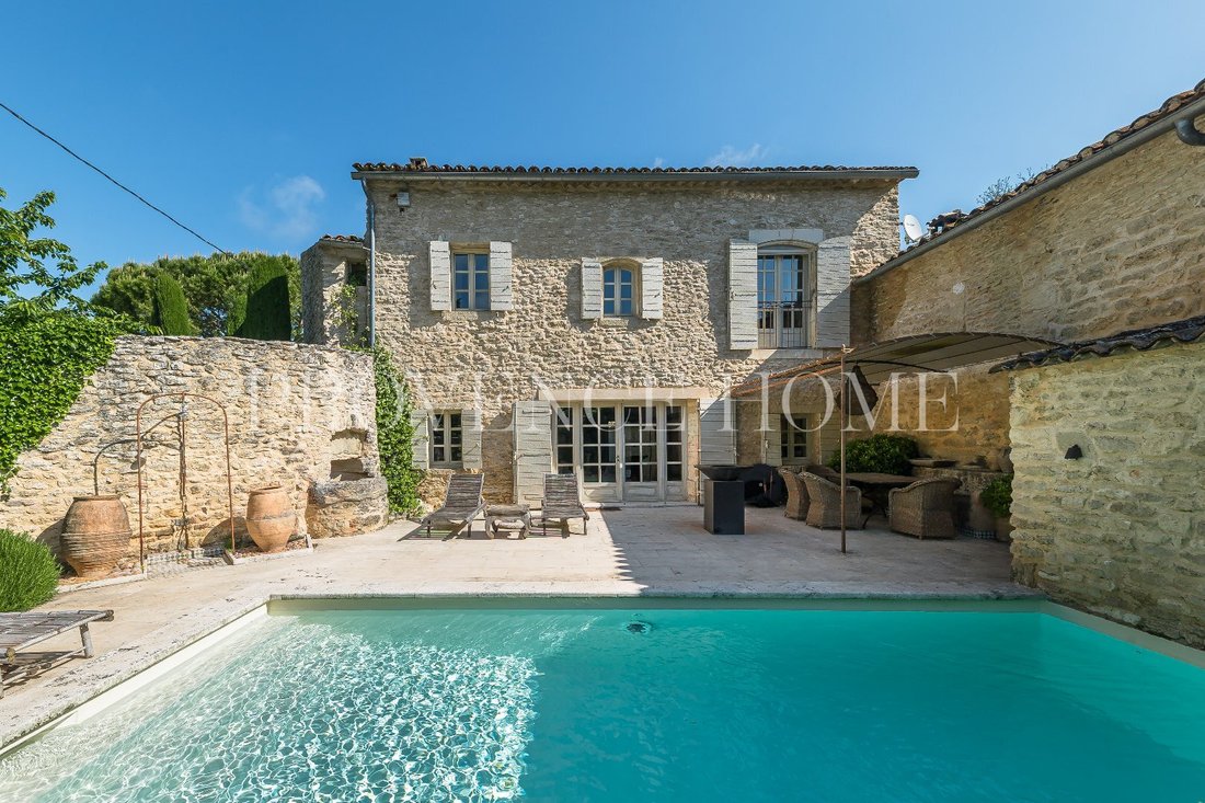 Estate in Gordes, Provence-Alpes-Côte d'Azur, France 2 - 18872137