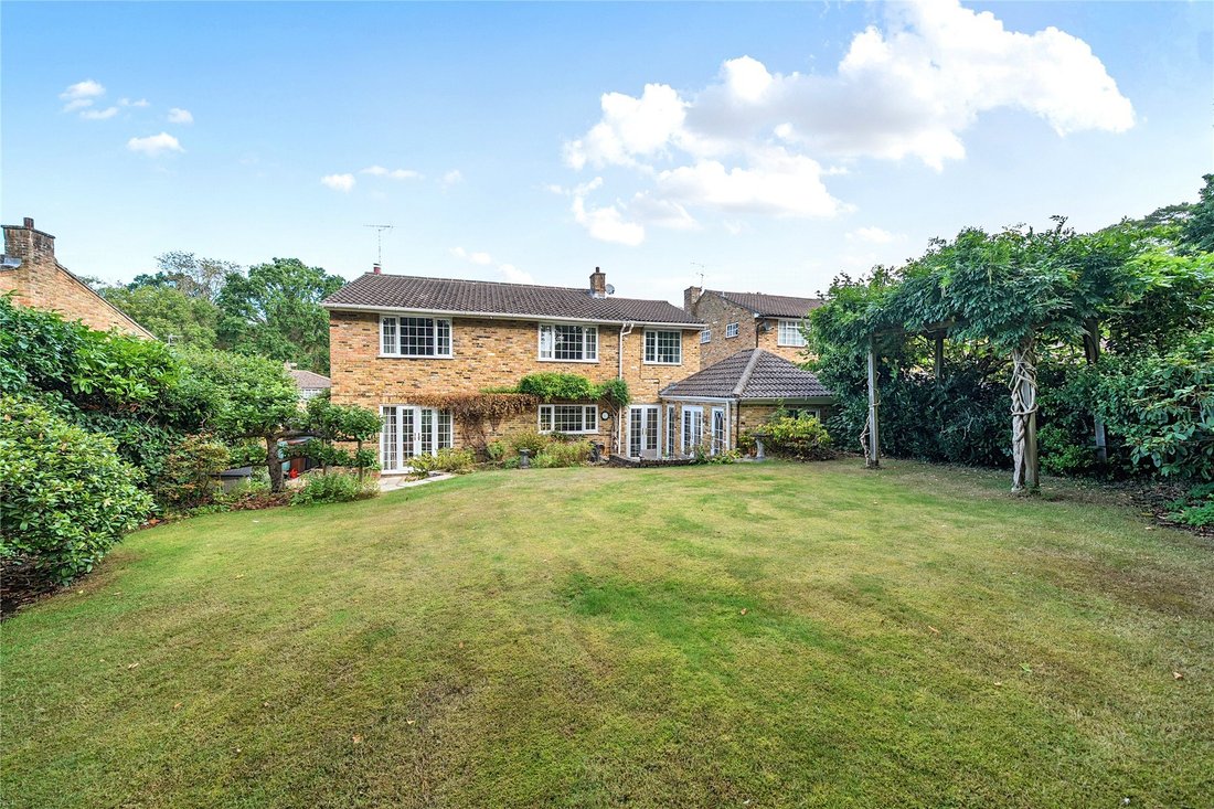 Haus in York Town, Surrey Heath, England 2 - 18873491