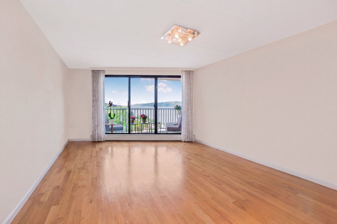 Altro a Yonkers, New York, Stati Uniti 2 - 18108769