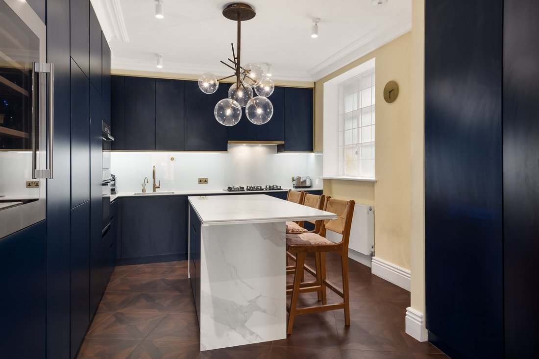 Apartment in Campden Hill, Kensington And Chelsea, England 5 - 18870778