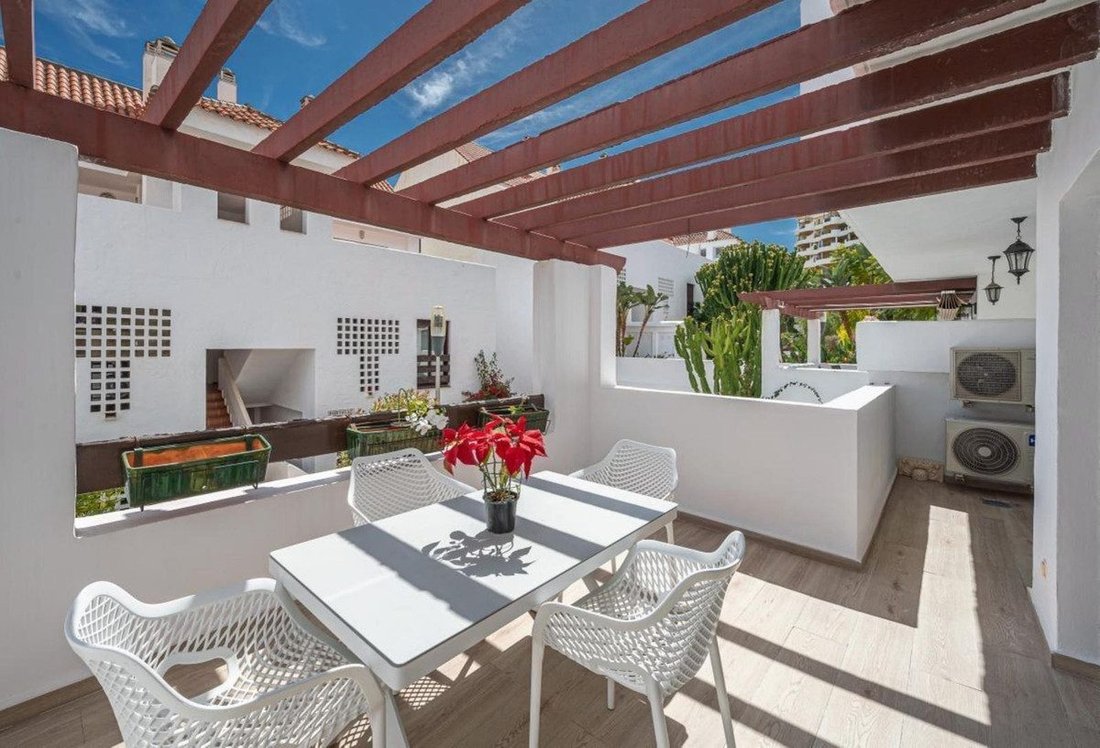 Apartamento en Playa Puerto Banús, Marbella, España 3 - 18871908