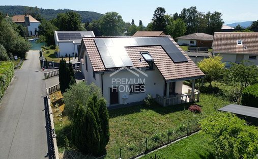 Haus in La Tene, Laténa, Kanton Neuenburg 1