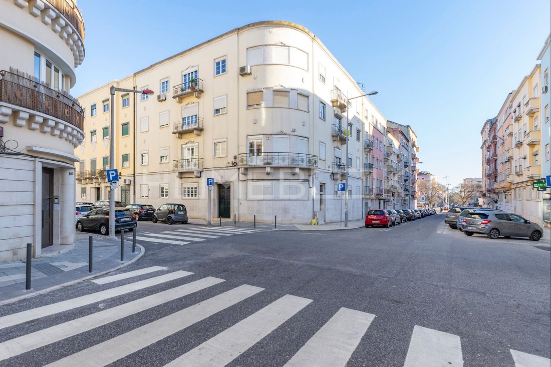 Apartment in Areeiro, Lisbon, Portugal 2 - 18875091