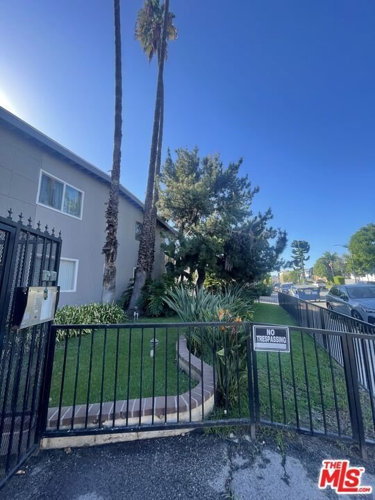 Los Angeles, California, United States 3 - 18873537