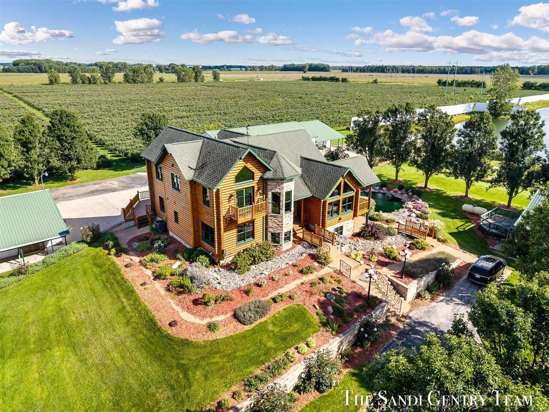 House in Fruitport, Michigan, United States 1 - 18874603
