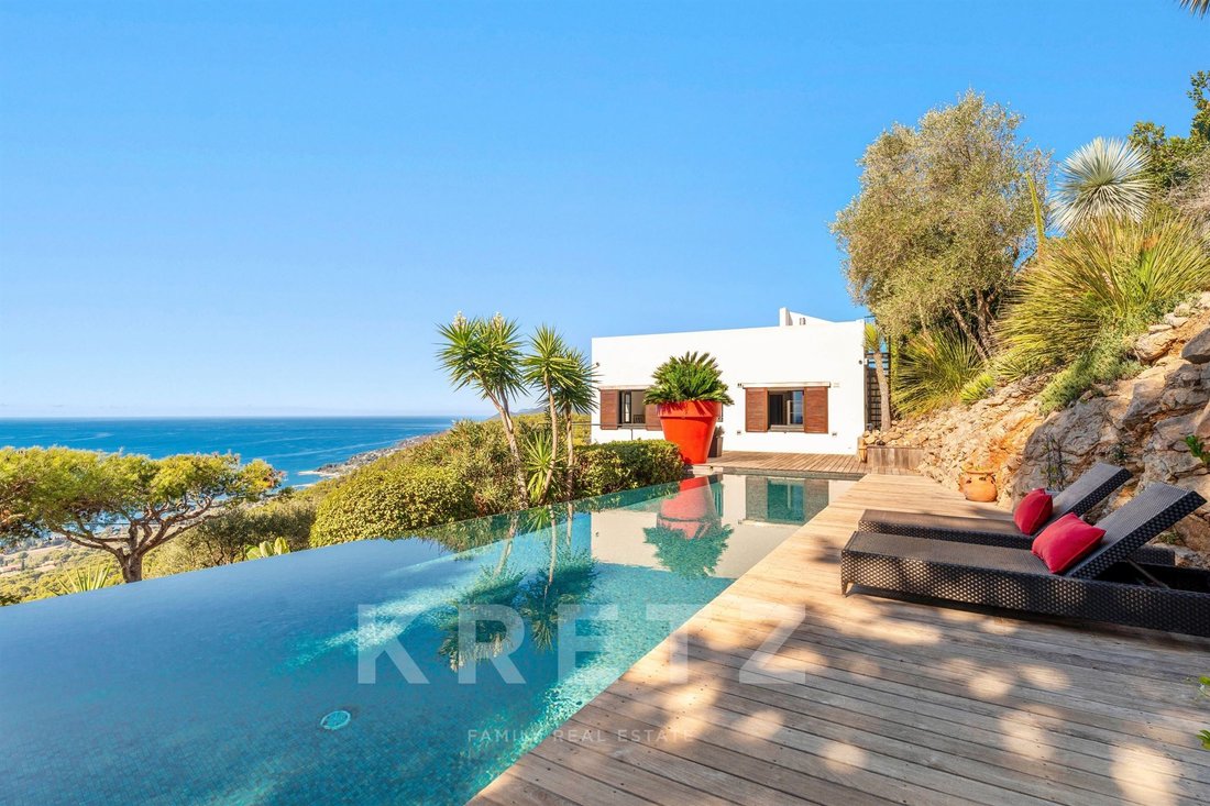 Villa in Carqueiranne, Provence-Alpes-Côte d'Azur, Frankreich 1 - 18875620