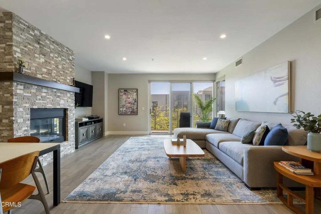 Condo in Altadena, California, United States 3 - 18871103