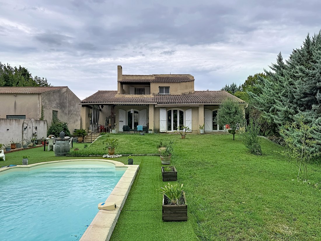 Finca en Graveson, Provenza-Alpes-Costa Azul, Francia 1 - 18872436