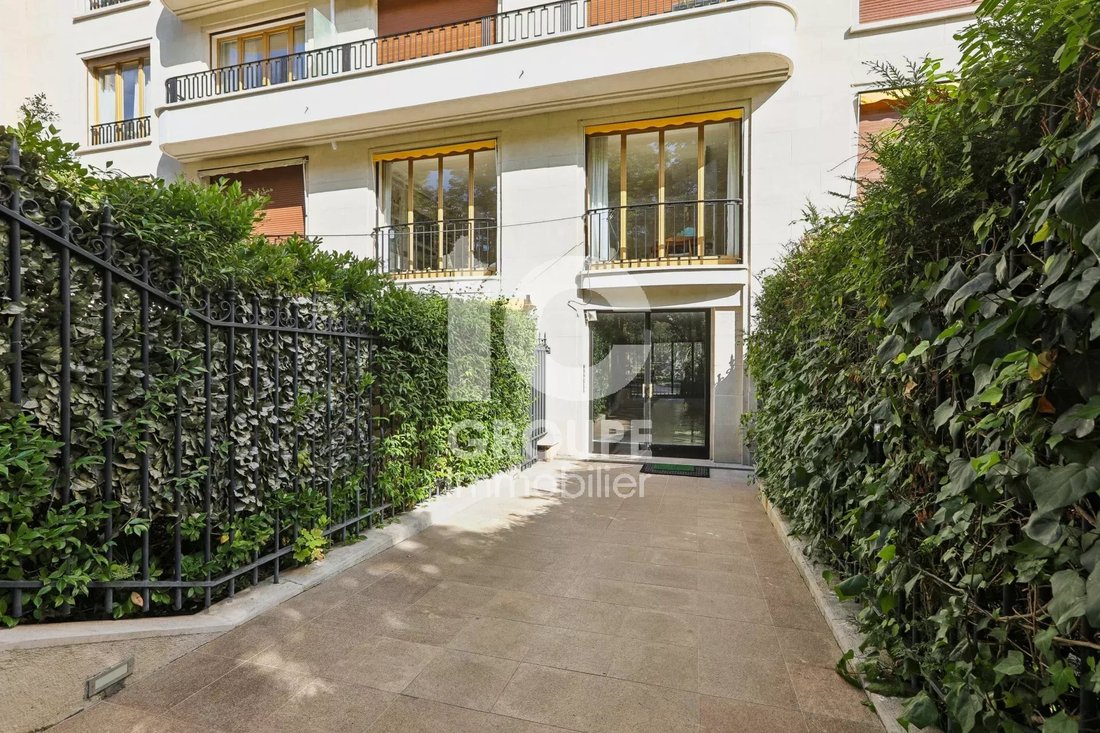 Apartment in Neuilly-sur-Seine, Ile-de-France, France 2 - 18875106