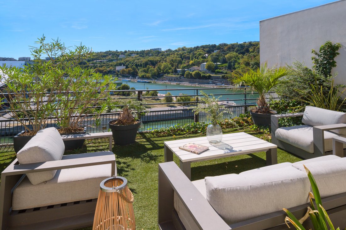 Penthouse in Perralière, Lyon, Auvergne-Rhone-Alpen 1 - 18872414