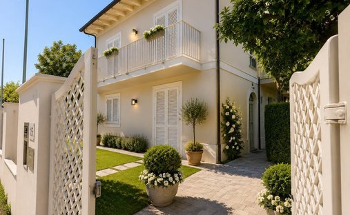 Villa in Seravezza, Tuscany, Italy 1
