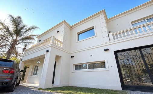 House in La Lonja, Buenos Aires Province, Argentina 1