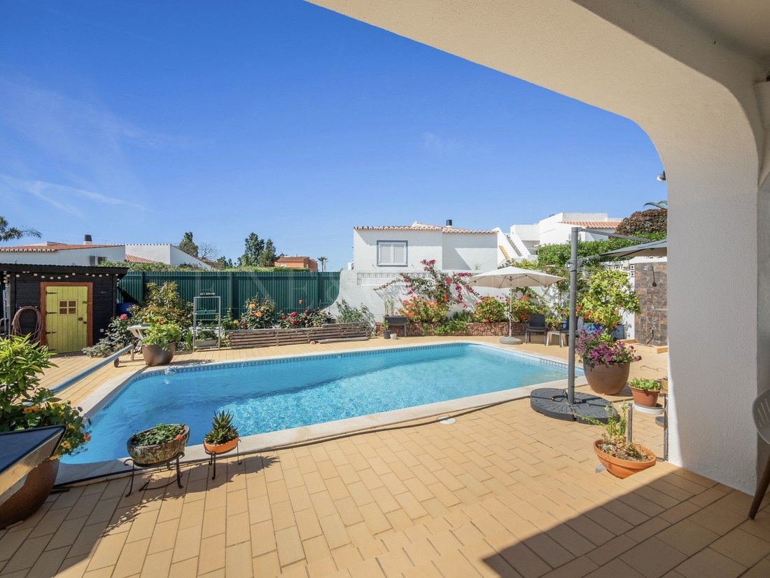 House in Carvoeiro, Algarve, Portugal 1 - 18875766