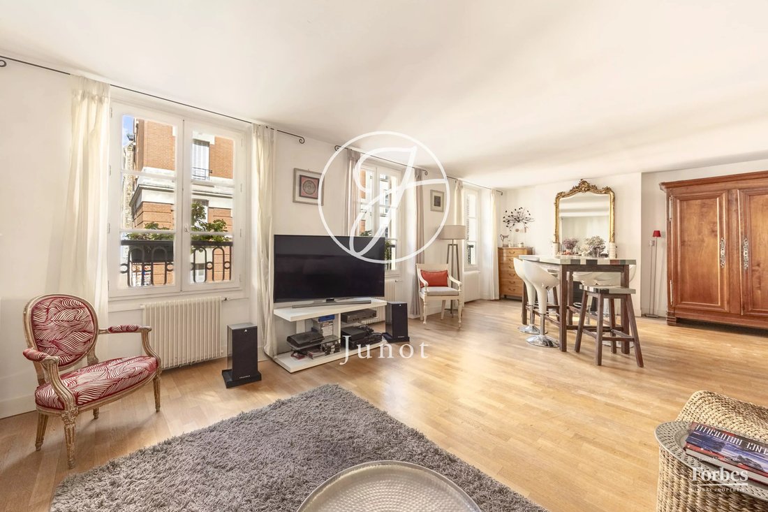 Apartment in Clichy-Trinité, Paris 9e Arrondissement, Paris 2 - 18871220