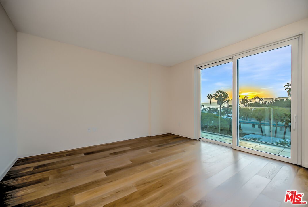 Santa Monica, California, United States 5 - 18874530