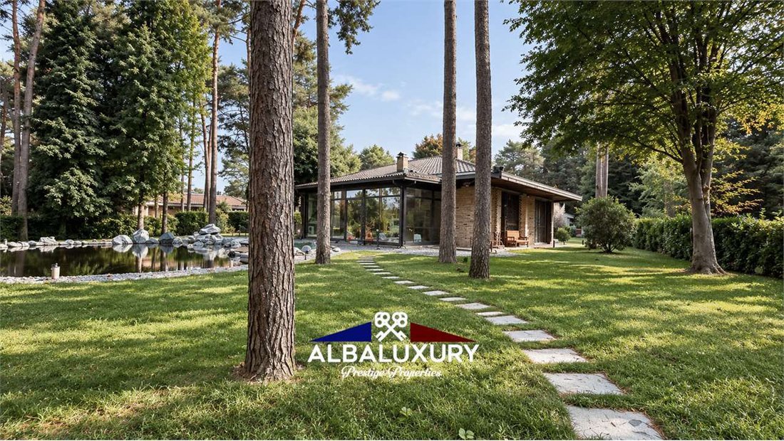 Villa in Appiano Gentile, Lombardy, Italy 2 - 17968553
