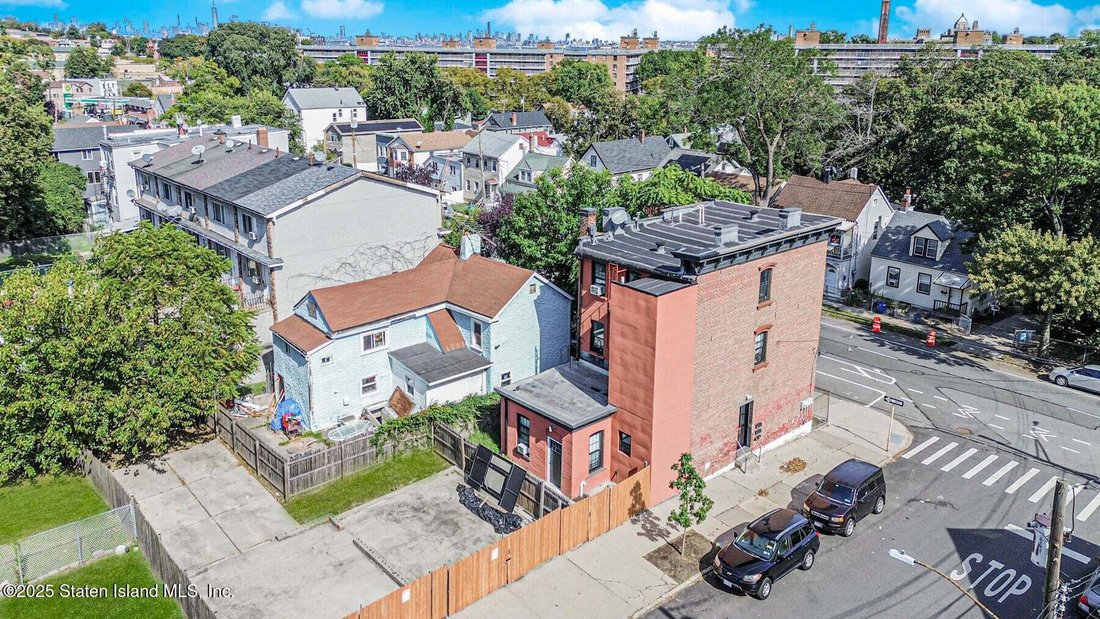 House in New York, New York, United States 4 - 18873094