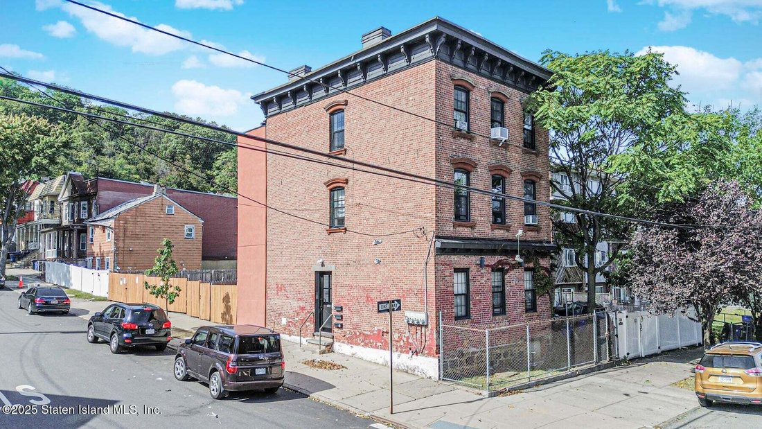 House in New York, New York, United States 2 - 18873094