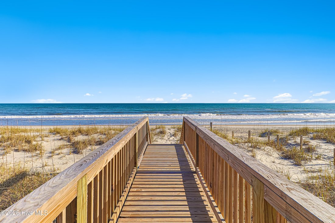 Townhouse in Emerald Isle, North Carolina, United States 4 - 18874219