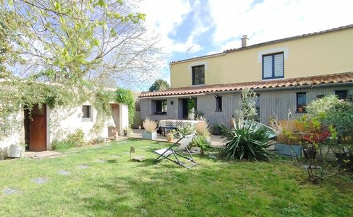 Villa in Le Cellier, Pays de la Loire, Frankreich 1