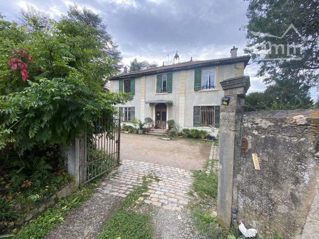 Haus in Écully, Auvergne-Rhone-Alpen, Frankreich 1 - 18875120