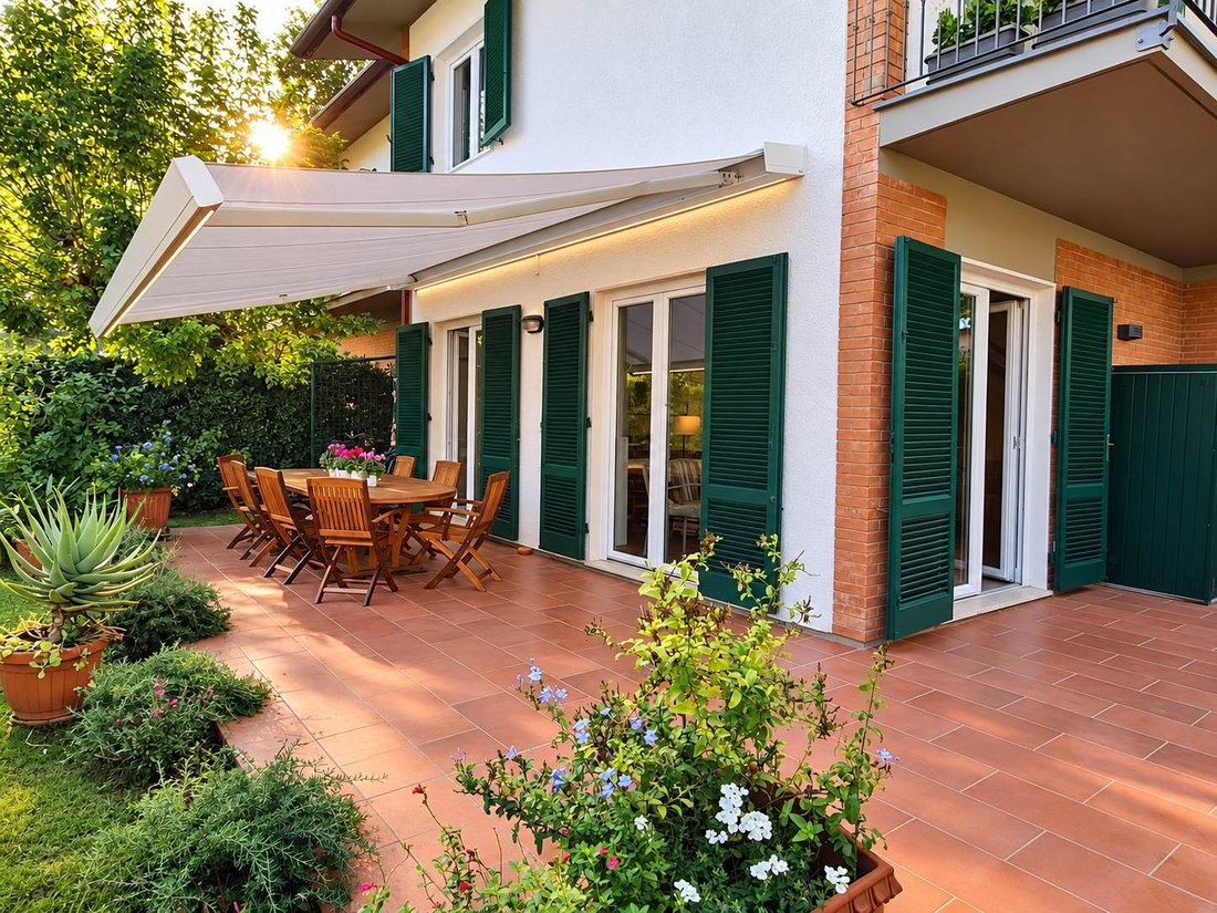 House in Vittoria Apuana, Forte dei Marmi, Tuscany 3 - 18874910
