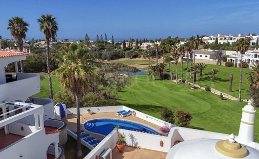 Townhouse in Carvoeiro, Algarve, Portugal 1
