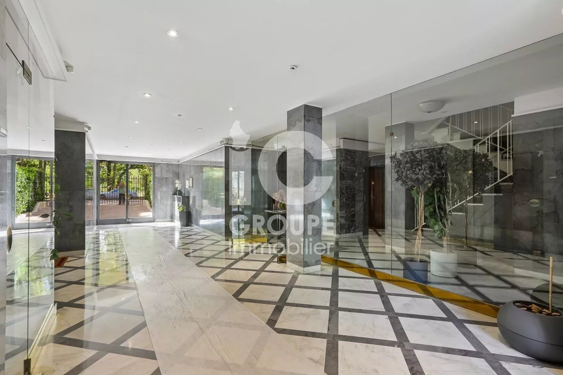 Apartment in Neuilly-sur-Seine, Ile-de-France, France 5 - 18875106
