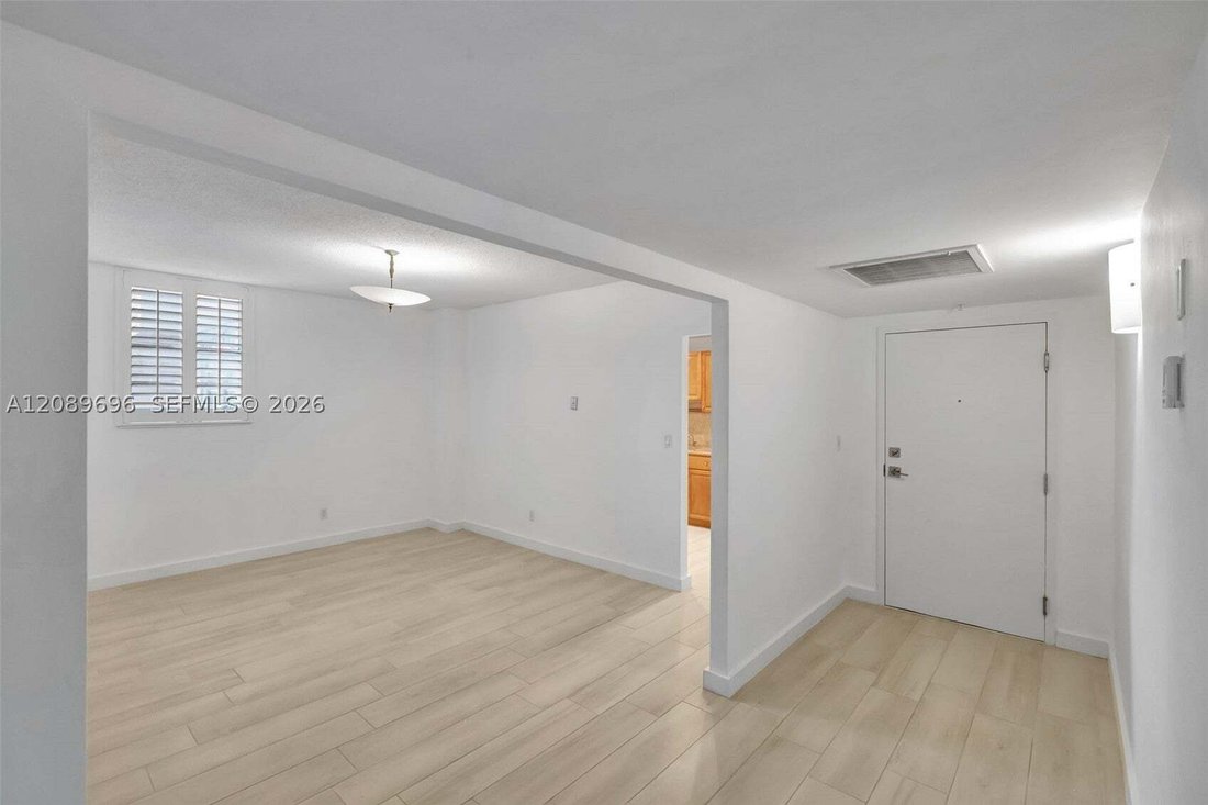 Condo in Miami, Florida, United States 4 - 18873850
