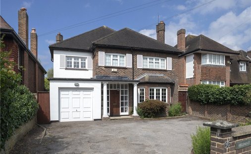 House in New Malden, Royal Borough of Kingston upon Thames, England 1
